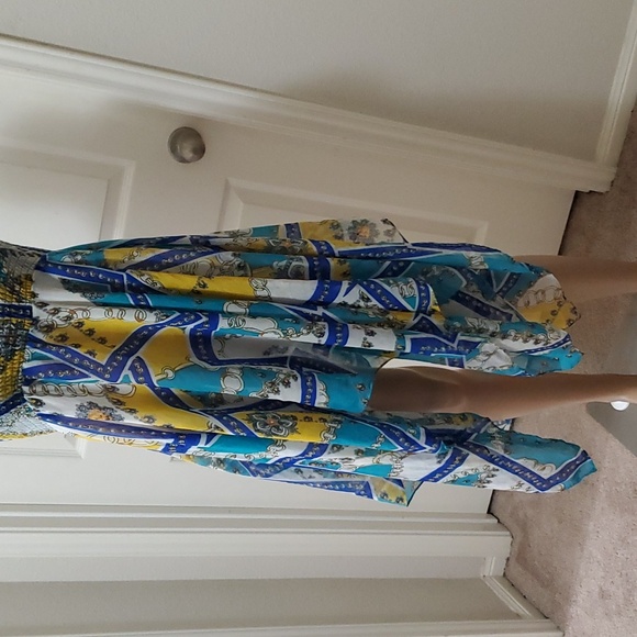 Èshe Paradise s shirred chest dropping to handkerchief style skirt semi sheer - Picture 2 of 7